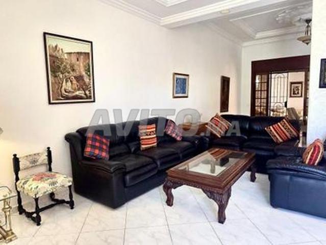 Appartement à louer 210 m² à Temara