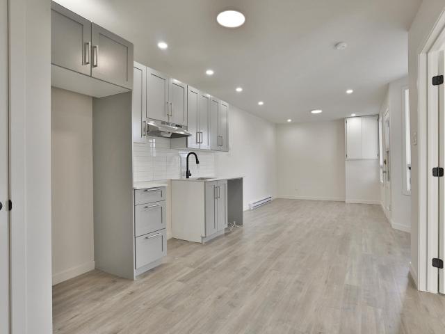Appartement à Louer 2110 Rue Fullum, Ville Marie Centre Ville, Vieux Montréal 24 photos | Logis Québec