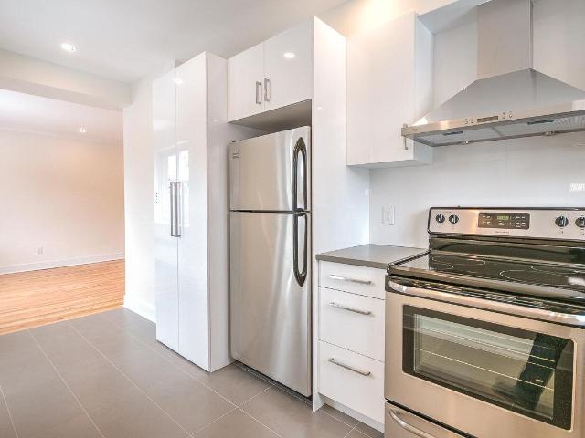 Appartement à Louer 2120 Van Horne, Montréal 30 photos | Logis Québec