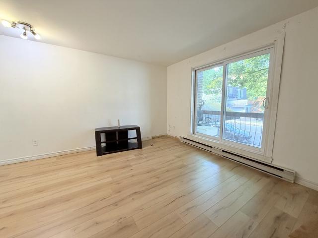Appartement à Louer 2160 Bd Cardinal Villeneuve, La Cité Limoilou Québec 10 photos | Logis Québec