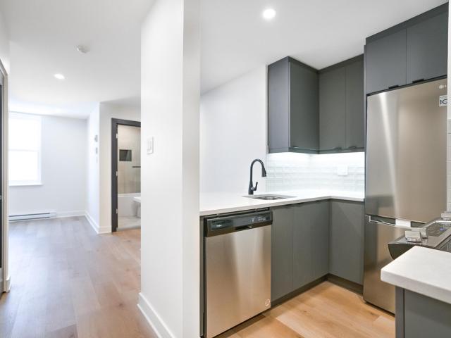 Appartement à Louer 2235 Avenue Prud'Homme, Montréal 30 photos | Logis Québec