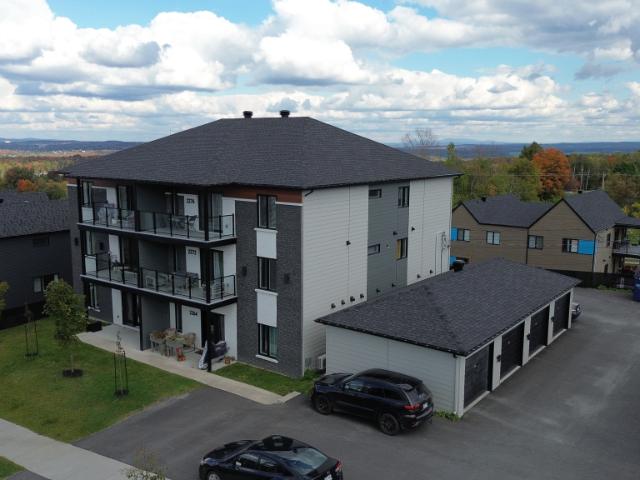 Appartement à Louer 2262 Rue de la Golconda, Les Nations Sherbrooke 21 photos | Logis Québec