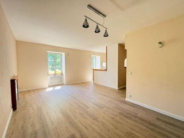 Appartement à louer 2 pièces • Marcillac Vallon
