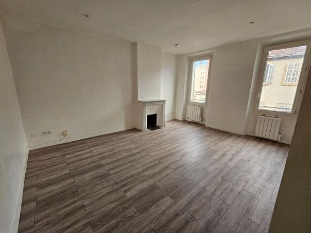 Appartement à louer 2 pièces • Marseille 10