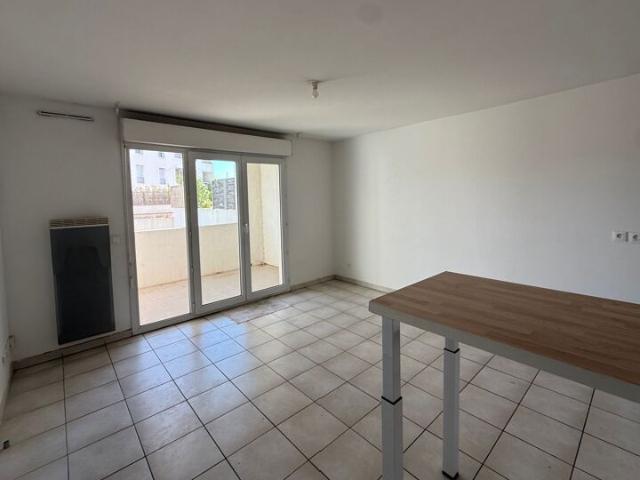 Appartement à louer 2 pièces • Marseille 10