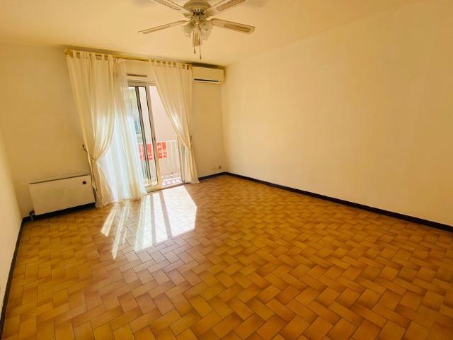 Appartement à louer 2 pièces • Mèze