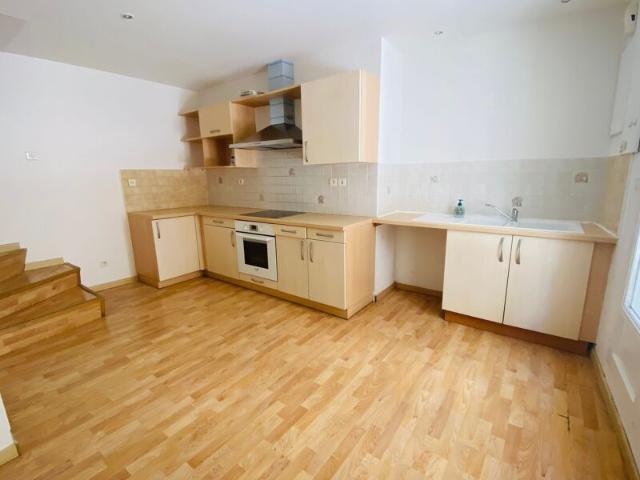 Appartement à louer 2 pièces • Mèze