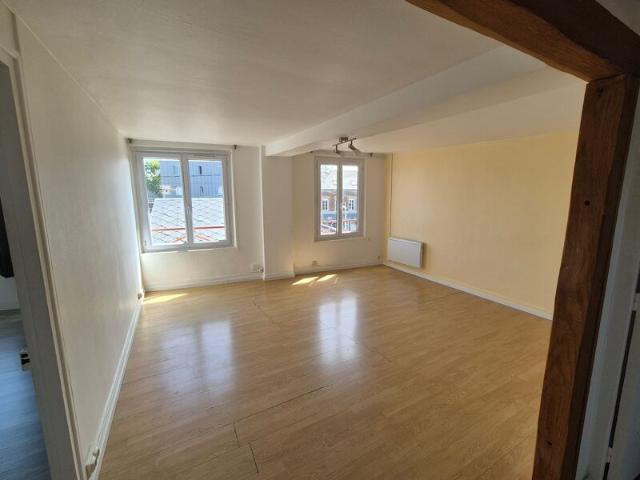 Appartement à louer 2 pièces • Oissel