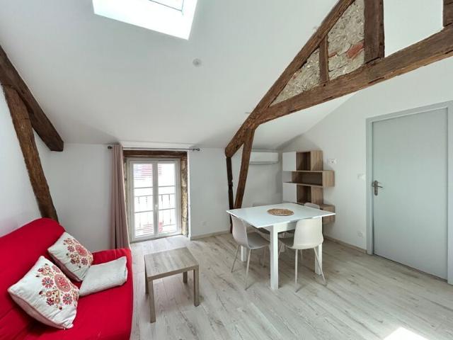 Appartement à louer 2 pièces • Aire sur l'Adour