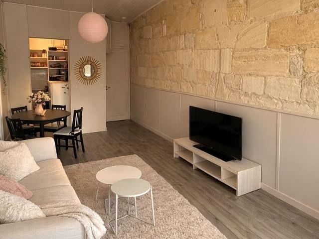 Appartement à louer 2 pièces • Bordeaux
