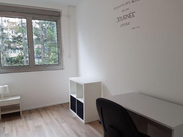 Appartement à louer 2 pièces • Bron