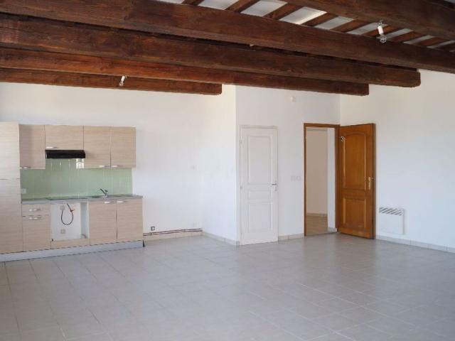 Appartement à louer 2 pièces • Cheval Blanc