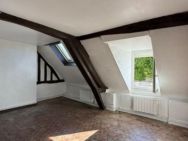 Appartement à louer 2 pièces • Compiègne