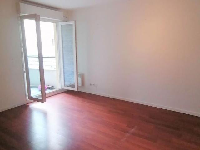 Appartement à louer 2 pièces • Corbeil Essonnes