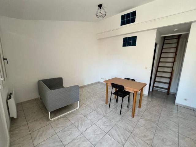 Appartement à louer 2 pièces • Istres