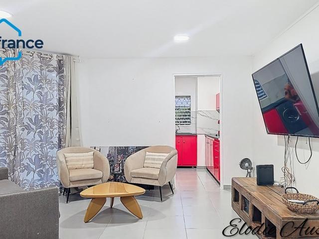 Appartement à louer 2 pièces LE GOSIER 971