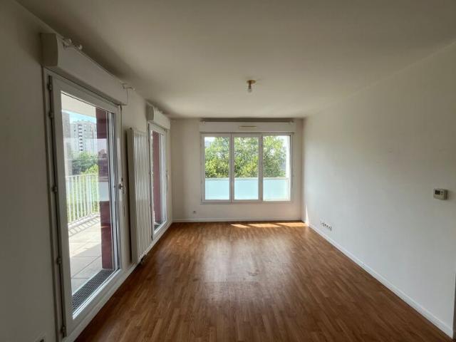 Appartement à louer 2 pièces • L'Haÿ les Roses