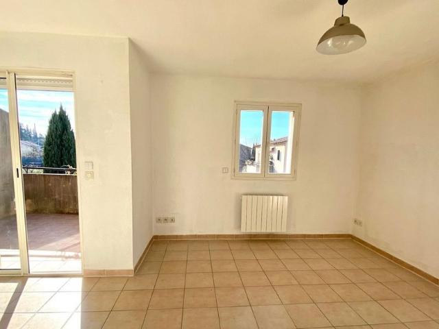 Appartement à louer 2 pièces • Pertuis