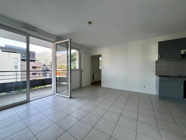 Appartement à louer, 2 pièces Saint Martin le Vinoux 38950