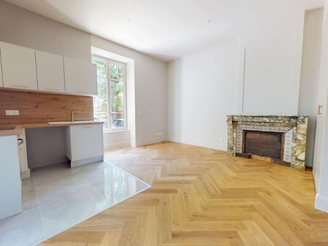 Appartement à louer 2 pièces • Saint Germain au Mont d'Or