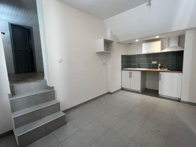 Appartement à louer 2 pièces • Sommières