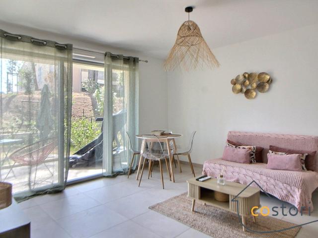 Appartement à louer, 2 pièces Trans en Provence 83720