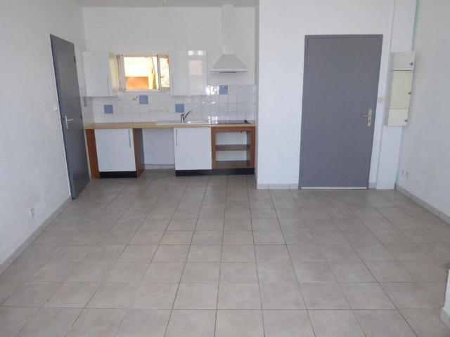 Appartement à louer, 2 pièces Villeneuve de Berg 07170