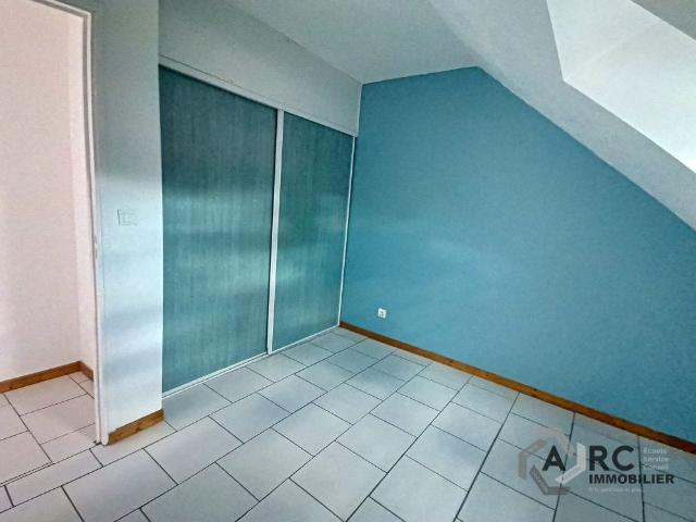Appartement à louer, 2 pièces Vitry aux Loges 45530