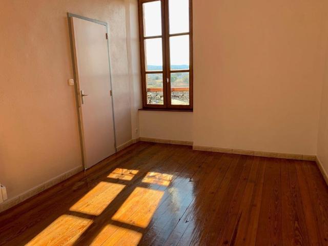 Appartement à louer, 2 pièces Vogüé 07200