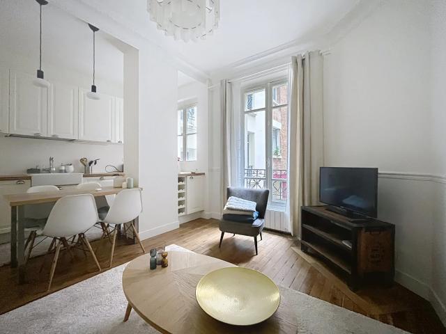 Appartement à louer 2 pièces 36,70 m² | Paris 75018 LAMARCK CAULAINCOURT | 1 700 € | Junot