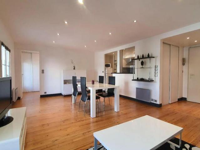 Appartement à louer 2 pièces 48m²