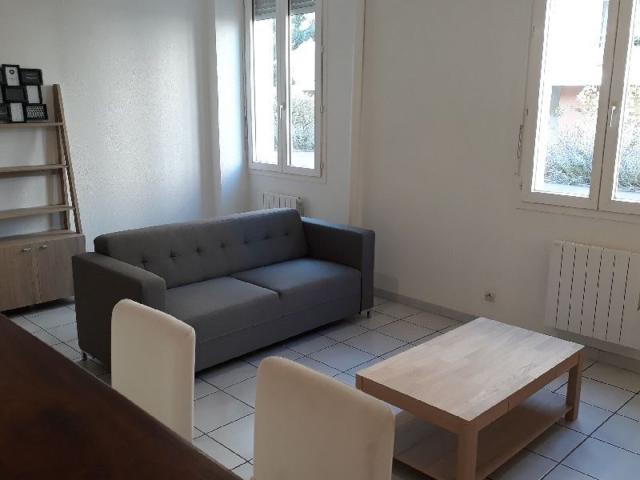 Appartement à louer 2 pièces 49 m
