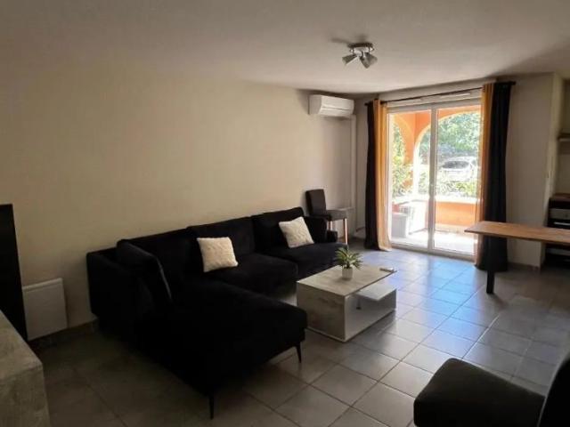Appartement à louer 2 pièces 42.66m²