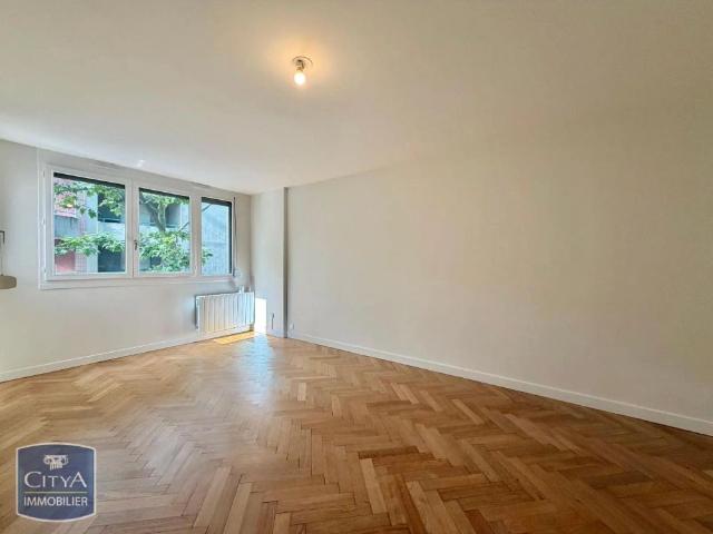 Appartement à louer 2 pièces 54m²
