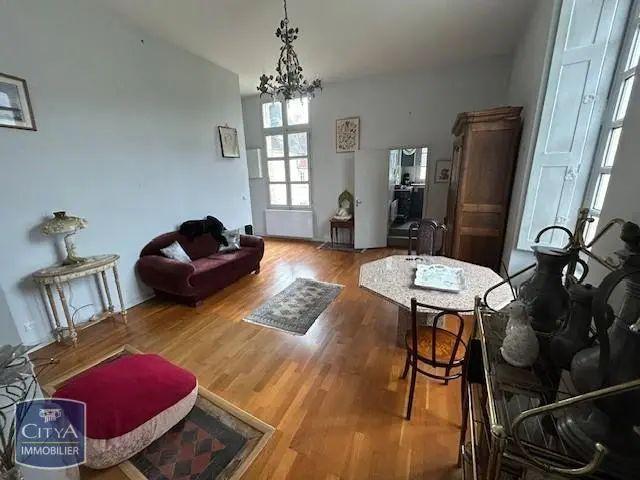 Appartement à louer 2 pièces 56.01m²