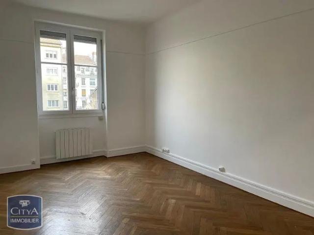 Appartement à louer 2 pièces 56.76m²