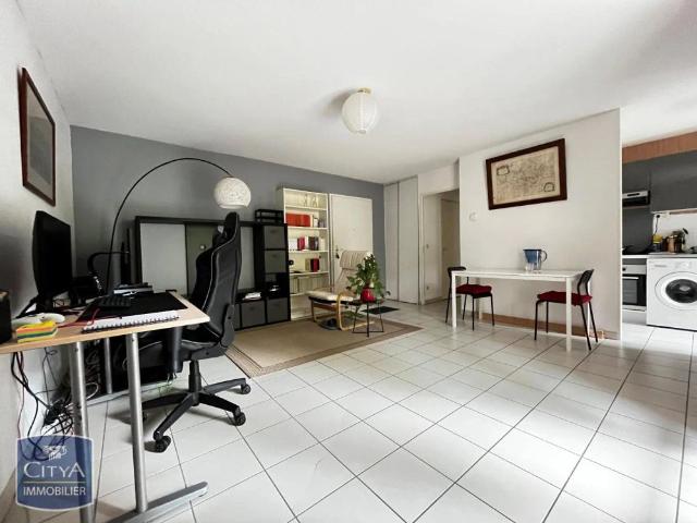 Appartement à louer 2 pièces 56.76m²