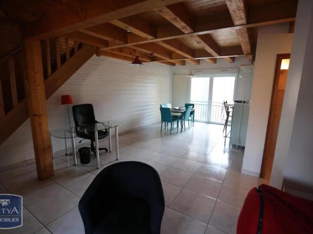 Appartement à louer 2 pièces 57.3m²