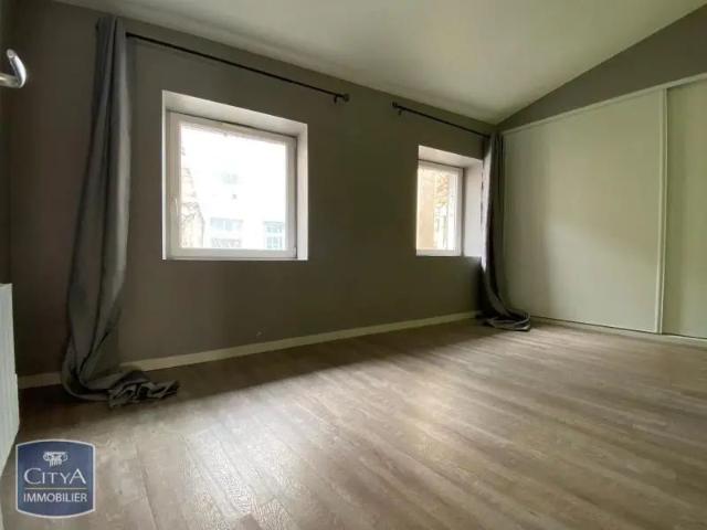 Appartement à louer 2 pièces 57.77m²