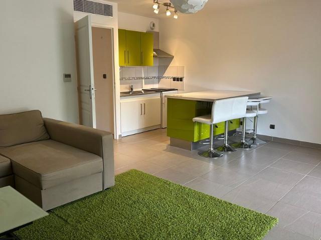 Appartement à louer 2 pièces • 50 m2 Six Fours les Plages