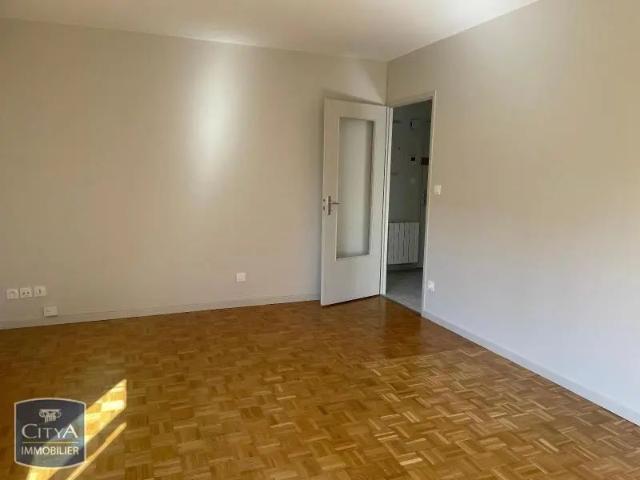 Appartement à louer 2 pièces 51.79m²