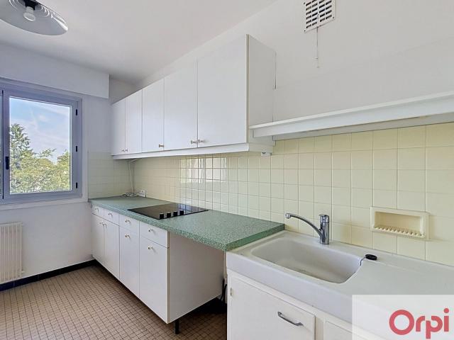 Appartement à louer 2 pièces 64,23 m