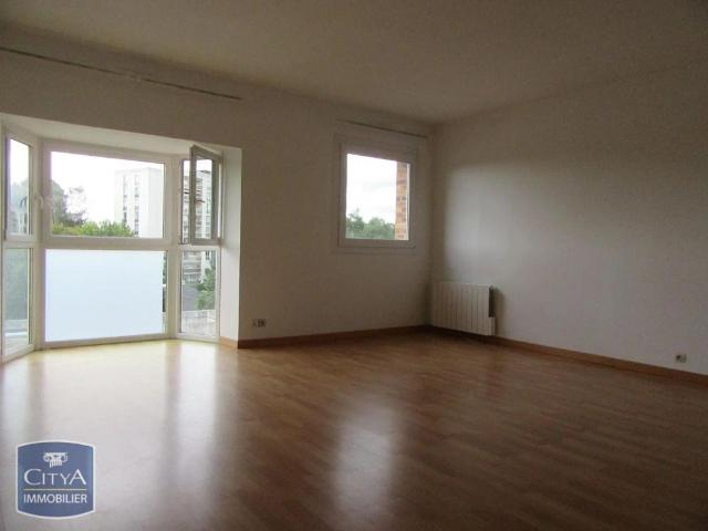 Appartement à louer 2 pièces 64m²