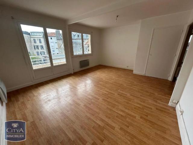 Appartement à louer 2 pièces 65.64m²