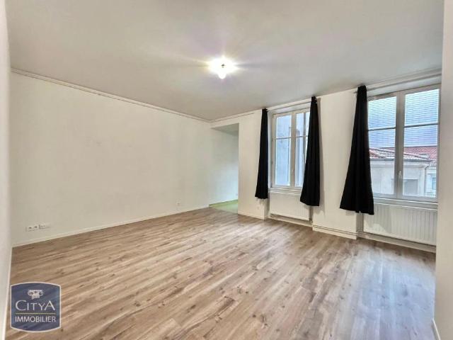 Appartement à louer 2 pièces 65.81m²