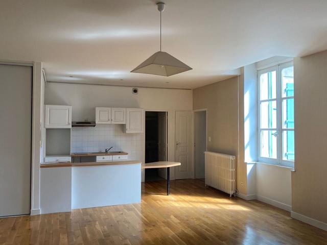 Appartement à louer 2 pièces 67 m