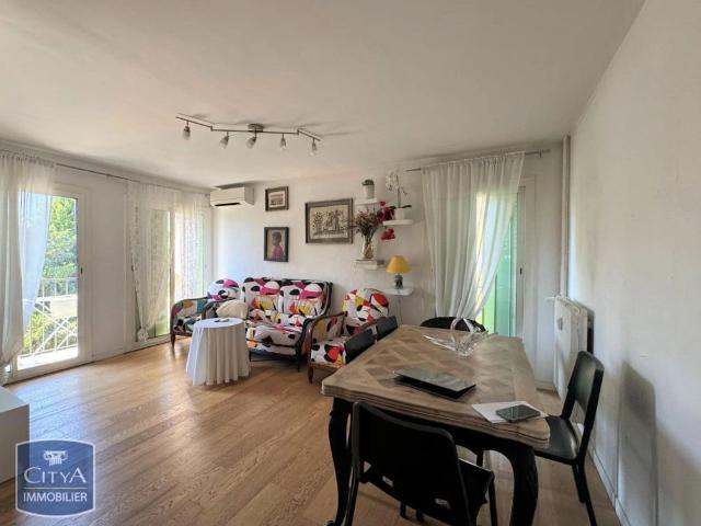 Appartement à louer 2 pièces 60.1m²