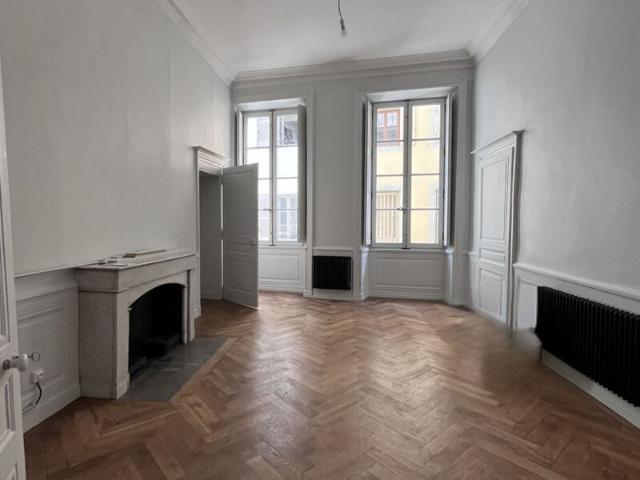 Appartement à louer 2 pièces • 60,98 m2 Chambéry
