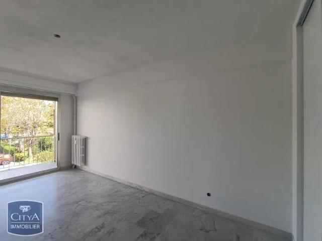 Appartement à louer 2 pièces 61.78m²