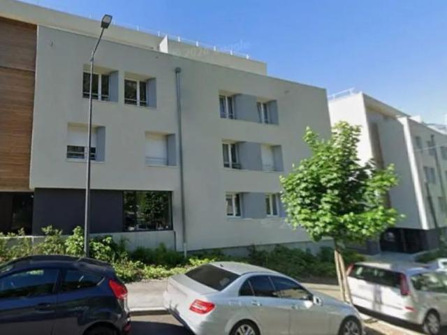 Appartement à louer 2 pièces 61.8m²